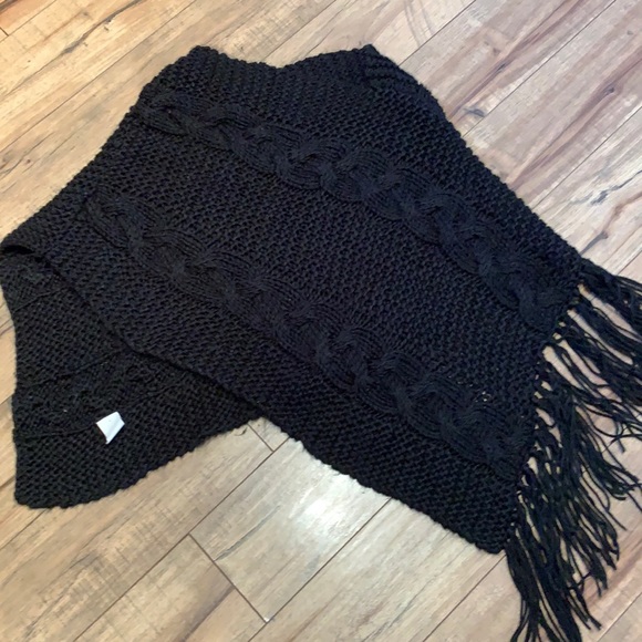 Black 🪶boho 💕shawl - Picture 2 of 8